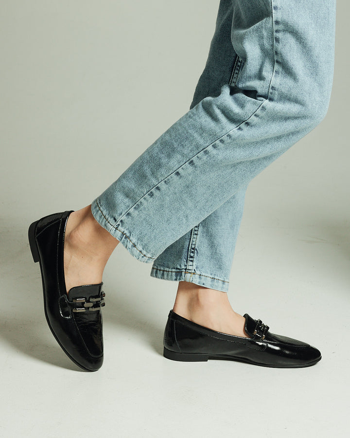 Krula Lacquered Loafers Chain