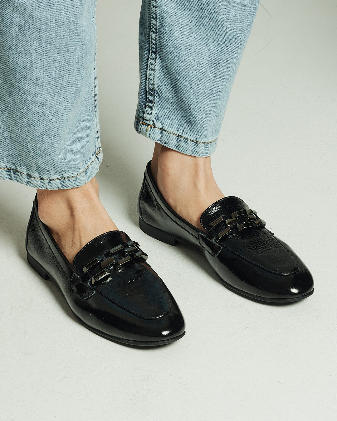 Krula Lacquered Loafers Chain