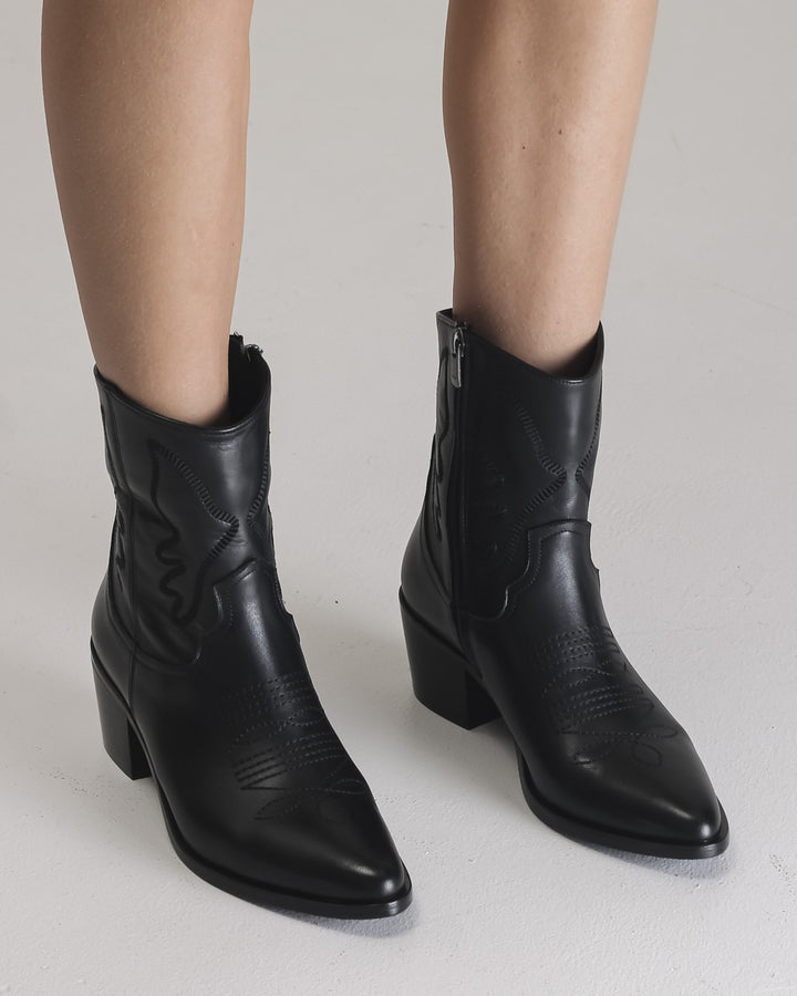 Black Leather Western Style Boots