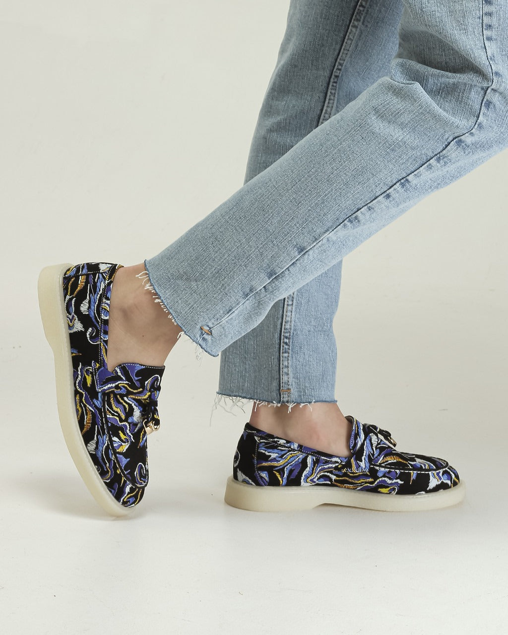 Krula Loafers Abstract Dark Pattern