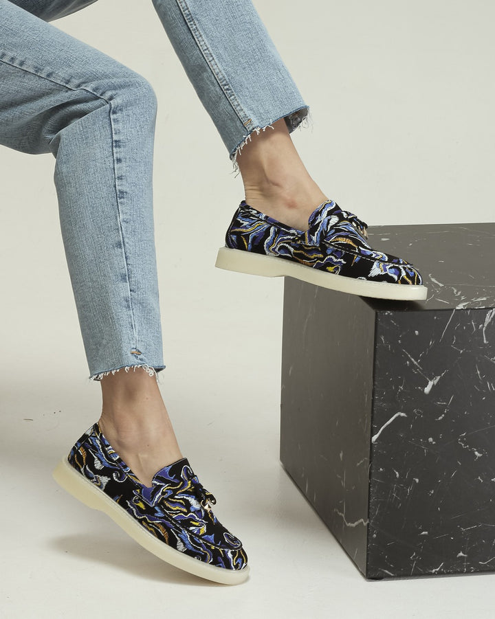 Krula Loafers Abstract Dark Pattern