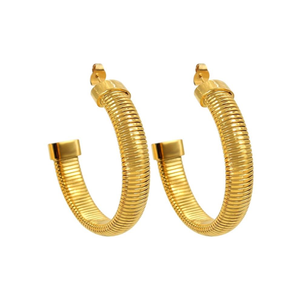 C-shaped ridged Earring in Gold