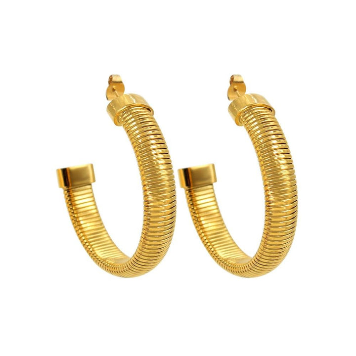 C-shaped ridged Earring in Gold