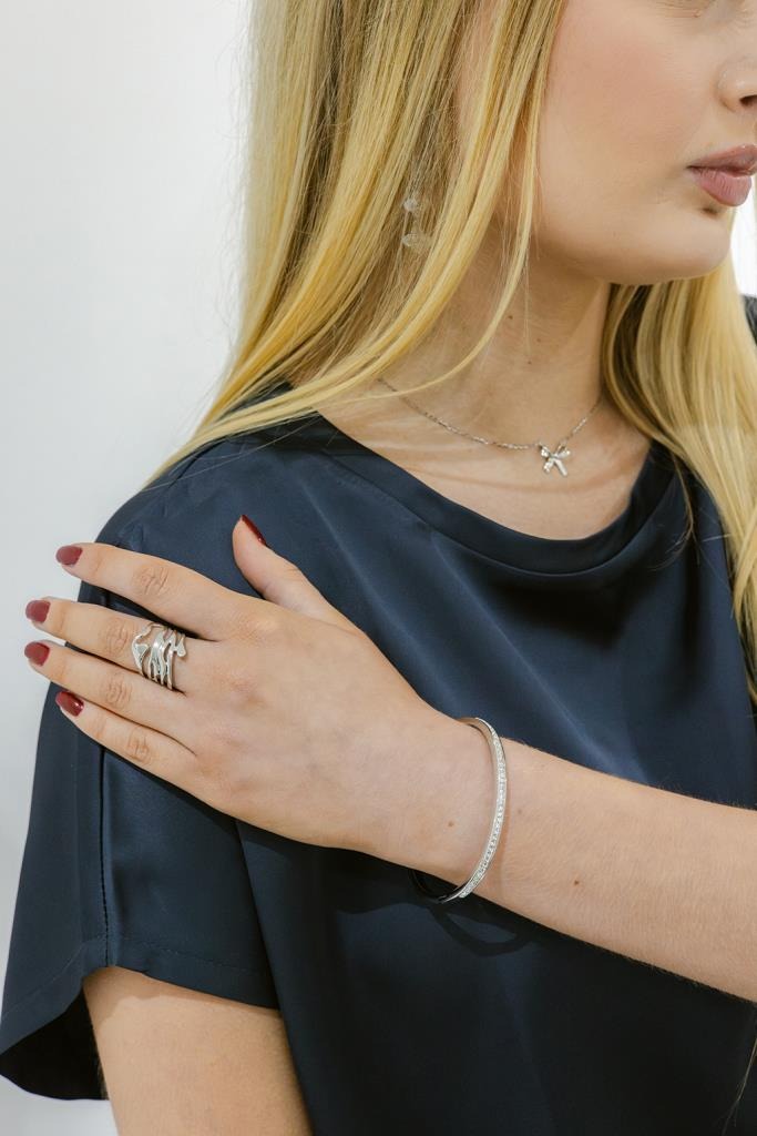 Ring with Fluid Lines in Silver adjustable